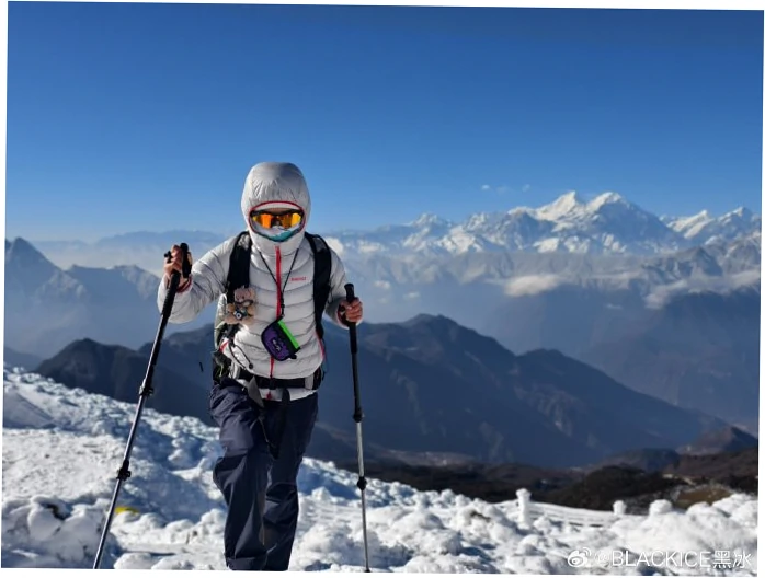 What to Wear Winter Hiking: The Core Rule